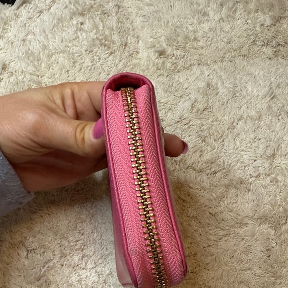 Tory Burch Fuchsia Mini Robinson Wallet Zip Around with Gold Logo - Picture 5 of 10